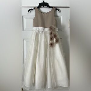 Elegant Formal Dress with Floral Accents for Junior Bridesmaid